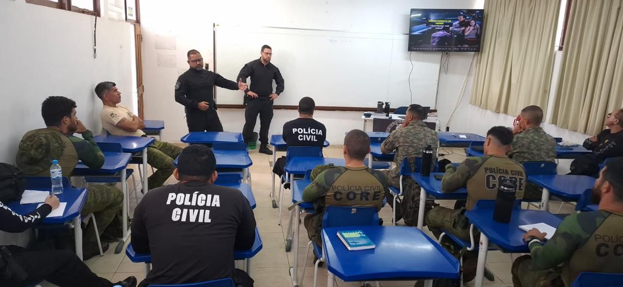 DELEGADO E AGENTE DE POLÍCIA MINISTRAM CURSO DE GERENCIAMENTO DE CRISES EM SITUAÇÕES COM REFÉNS PARA POLICIAIS CIVIS DO ESTADO DO PARÁ 